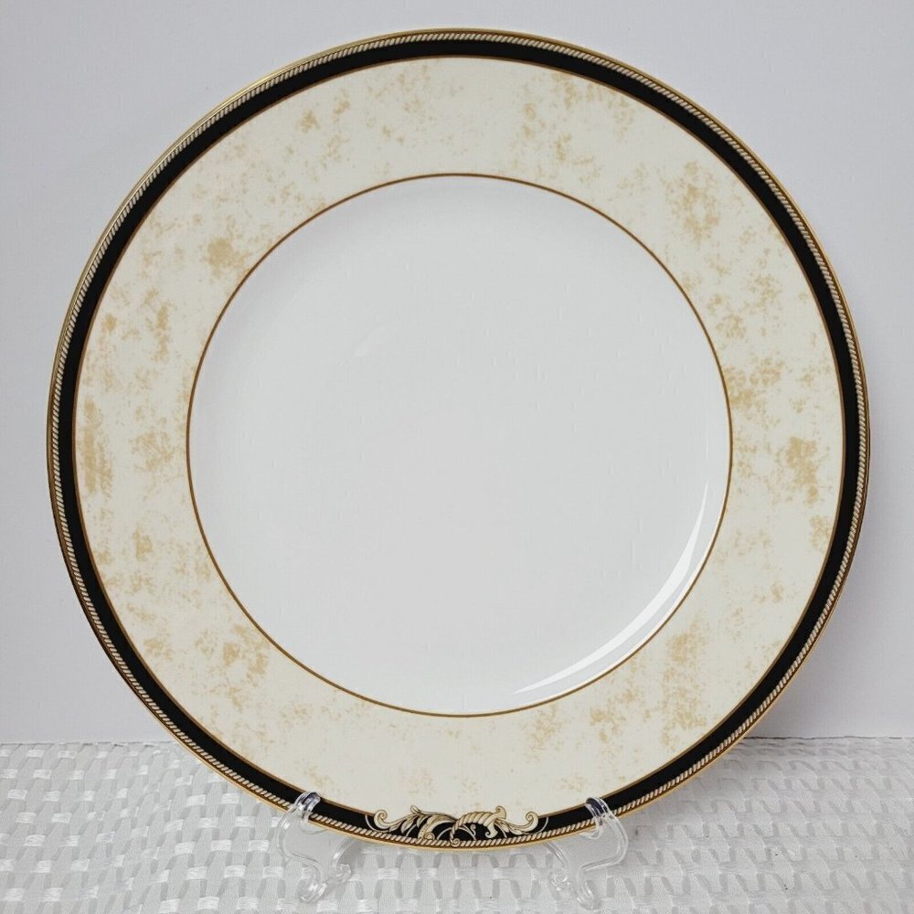 NWT Wedgwood Cornucopia Dinner Plate 10.75" Bone China 1995 Vintage